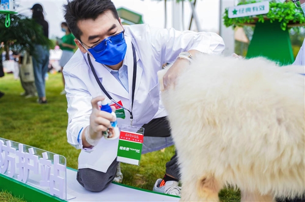 京东健康-宠物健康携手福来恩，专业守护，助力爱宠化身“撒野英雄”